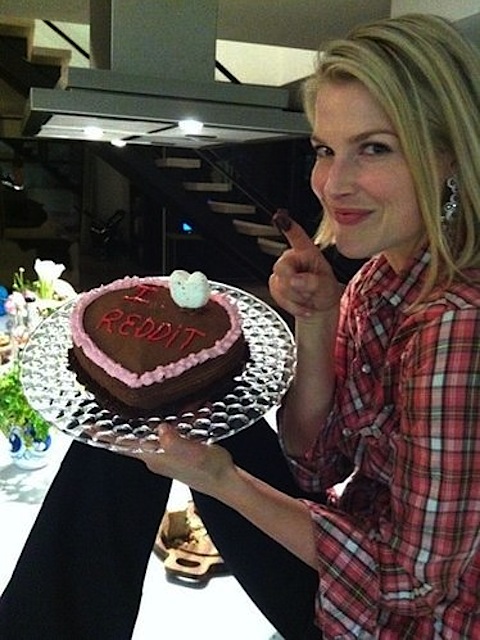 Ali Larter loves Reddit